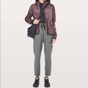 Lululemon - 7/8 On the Fly, Gray, Size 6